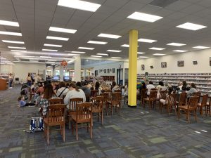 a full house for Sparkles the clown