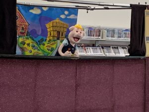 Puppet show at the Vista library