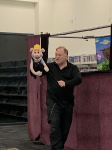 Puppet show at the Vista library