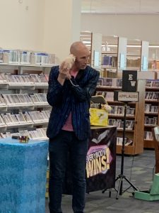 Magic show at the Vista library for summer fun