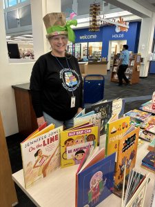 Rad Hatter hat-making fun at Dia de Los Ninos