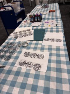 Suncatcher art class at the Vista library