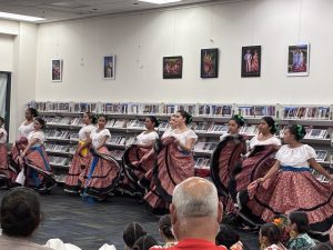 Baile Folklorico at the Vista Library