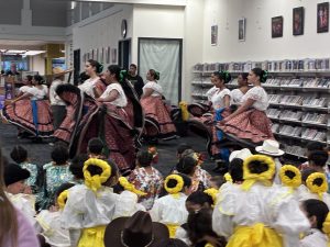 Baile Folklorico at the Vista Library